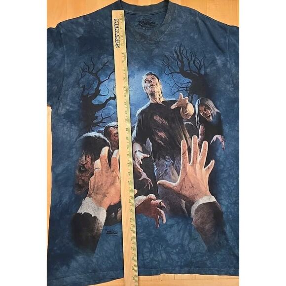 The Mountain Zombie Attack POV Shirt Mens Large Blue Horror Halloween Corpses - Picture 5 of 6